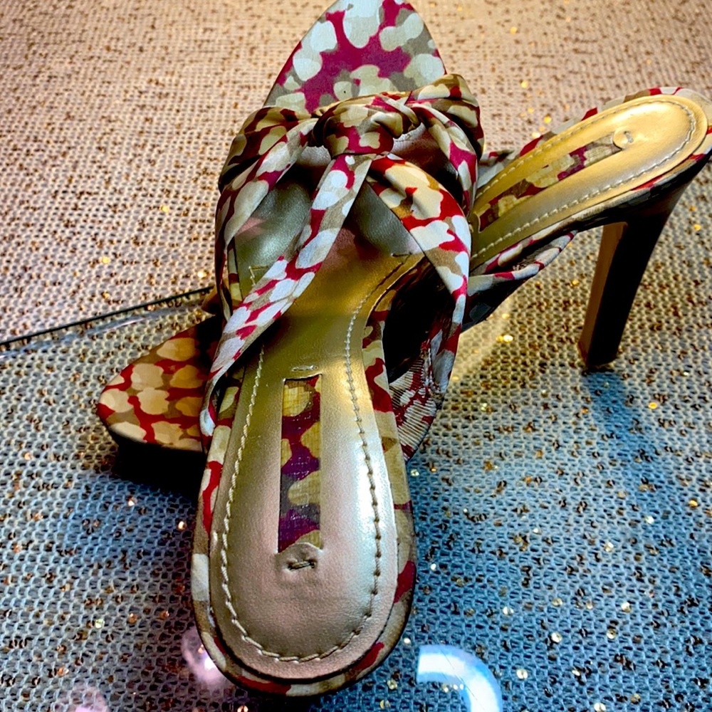 NINE WEST- Red Tan Brown Gold Heels